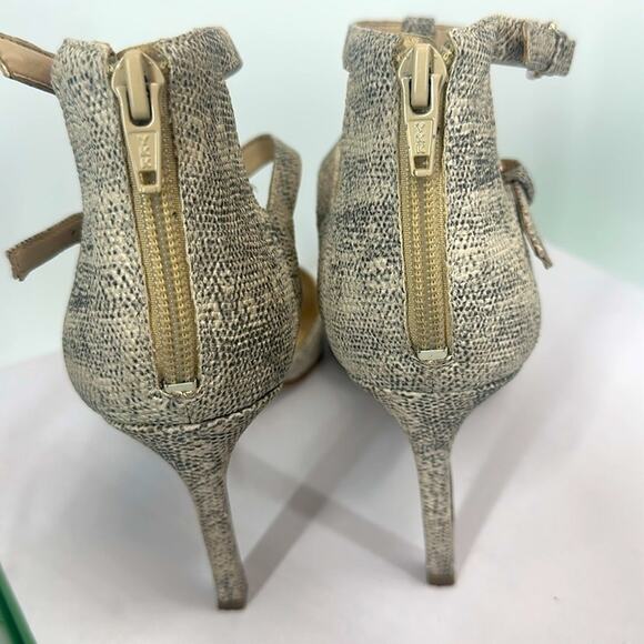 Nine West Cream Heels with Pointed Toe and Ankle Strap T Strap Snake Print 8 - Picture 5 of 13